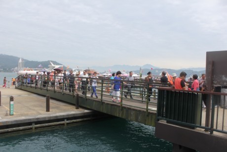 Wharf's thronging with tourists